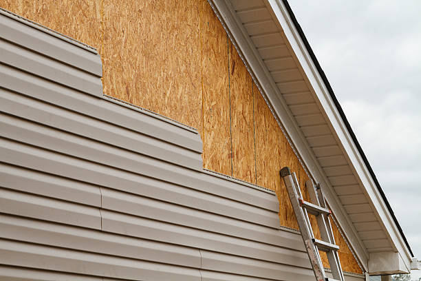 Professional Siding Installation technician working in Smyrna, GA